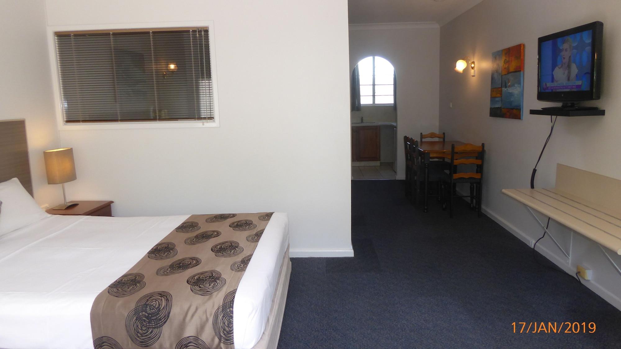 Tower Court Motel - Adults Only Haven Херви-Бэй Экстерьер фото