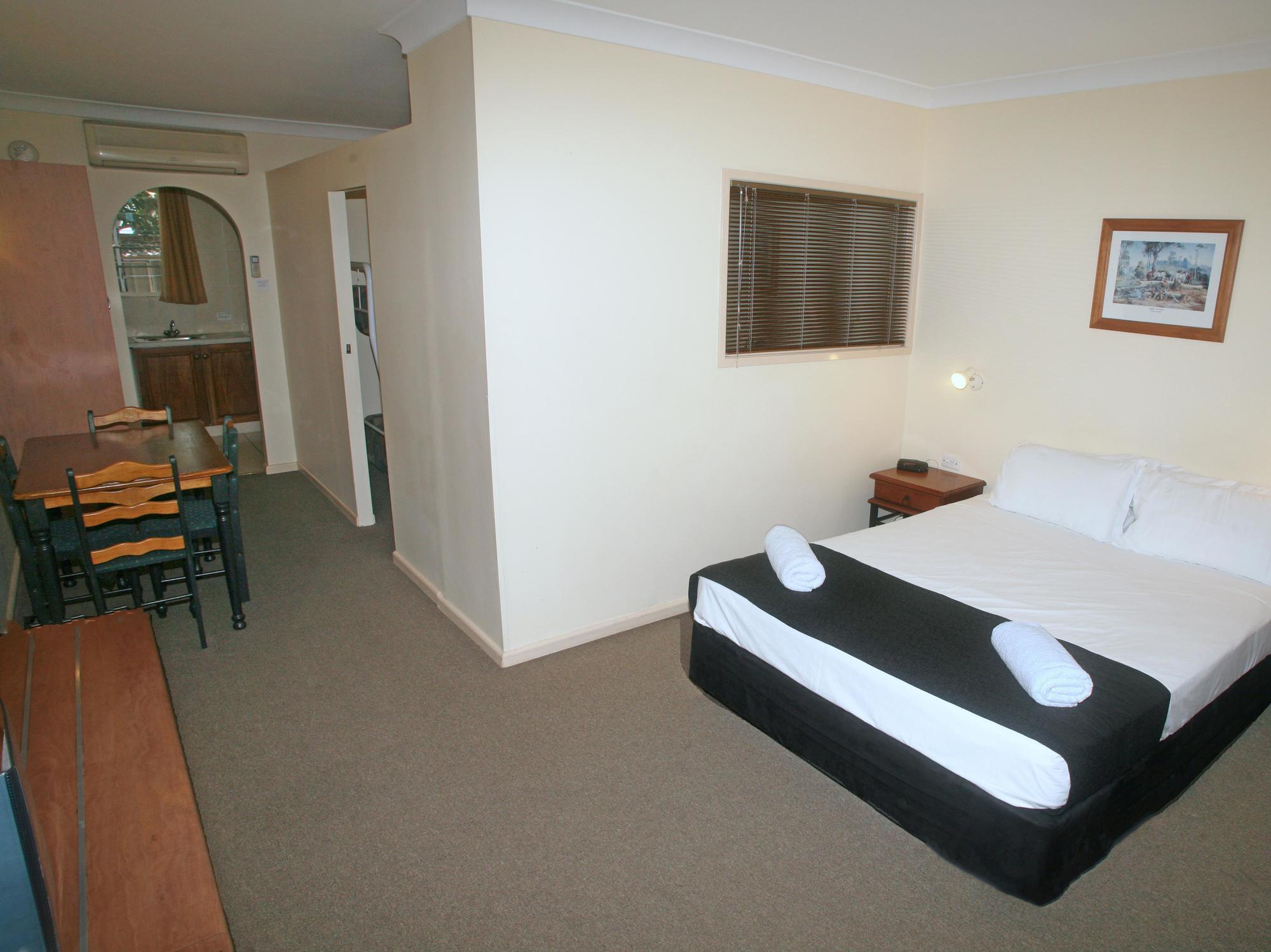 Tower Court Motel - Adults Only Haven Херви-Бэй Экстерьер фото