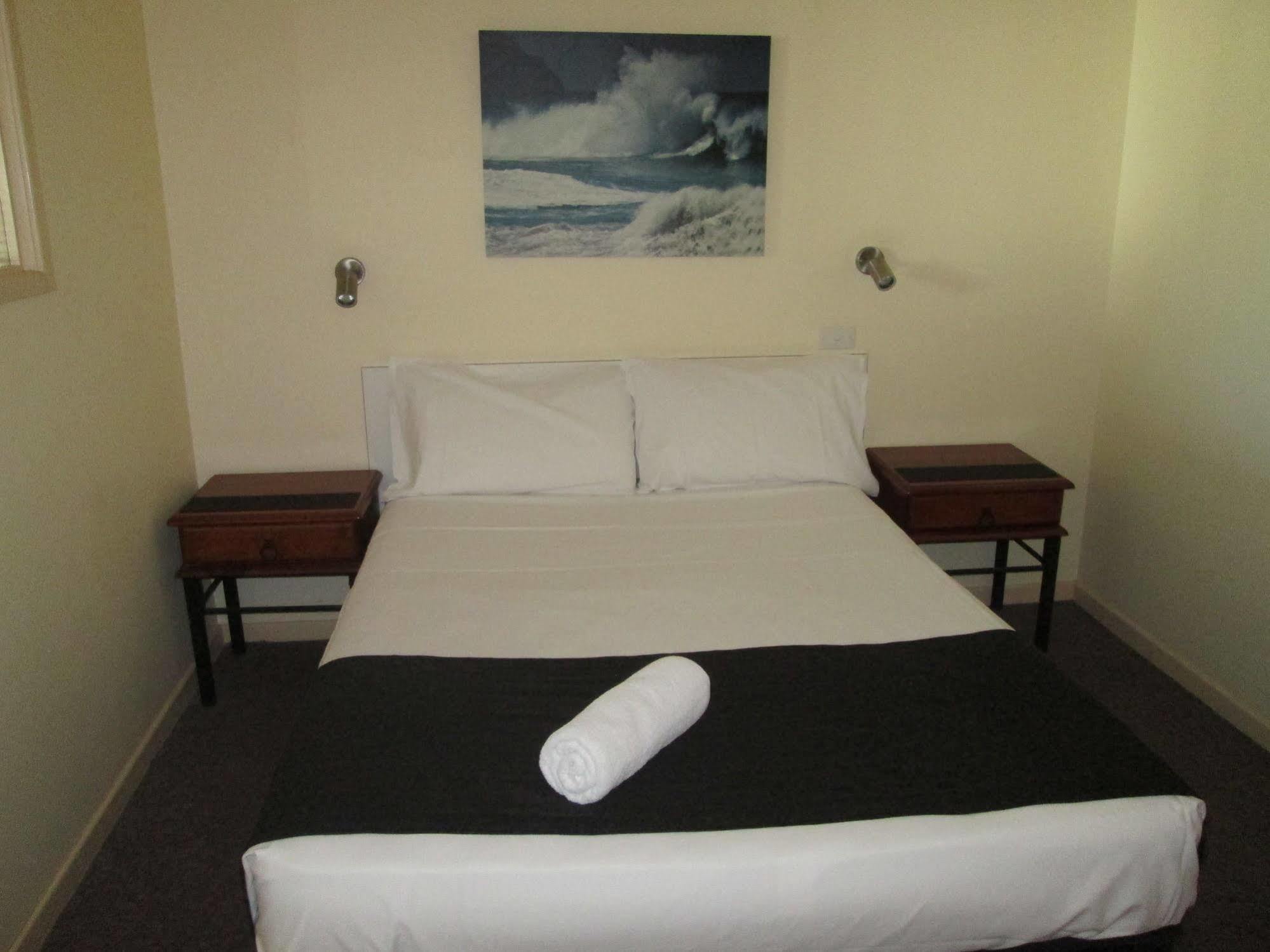 Tower Court Motel - Adults Only Haven Херви-Бэй Экстерьер фото