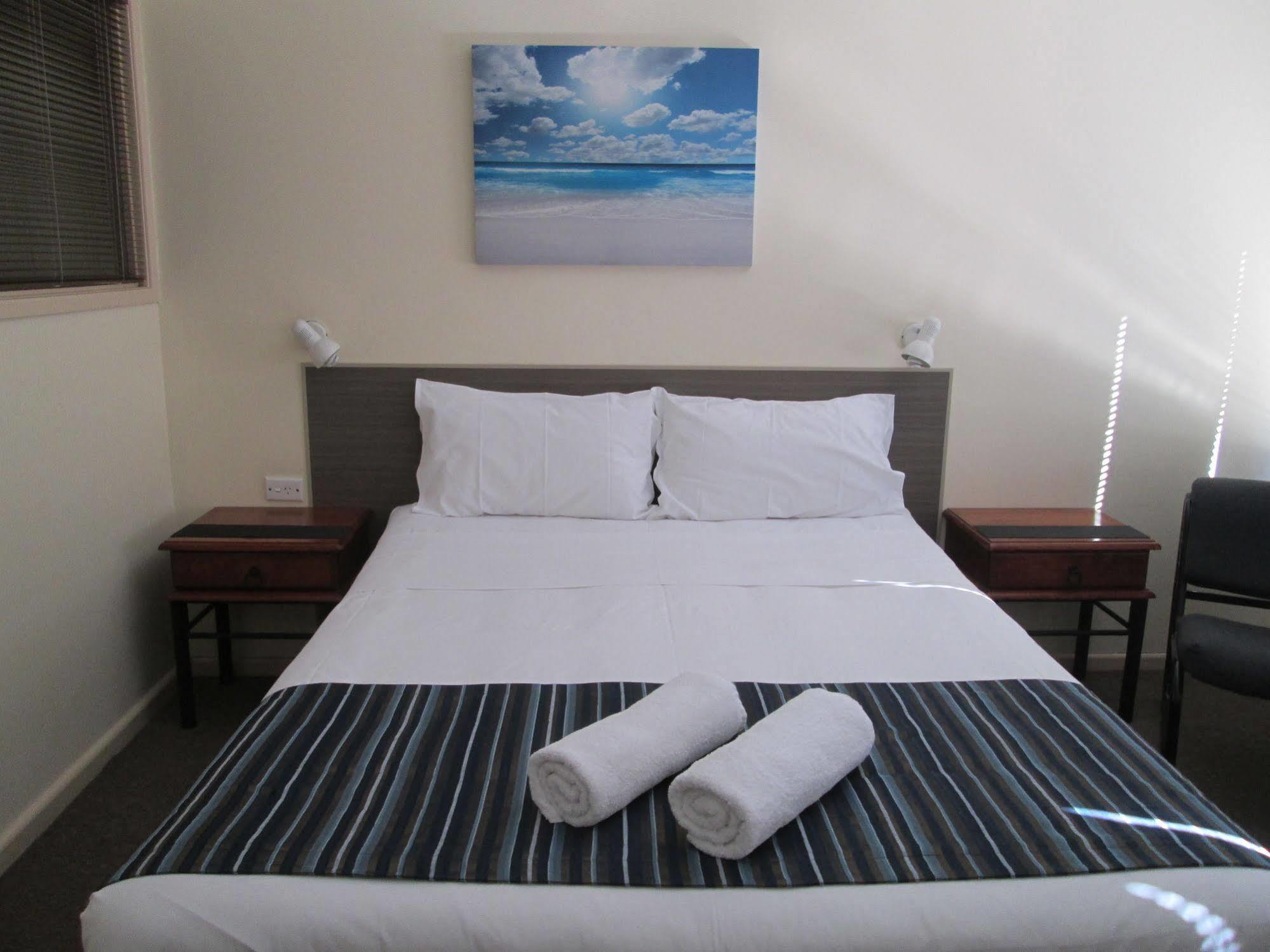 Tower Court Motel - Adults Only Haven Херви-Бэй Экстерьер фото