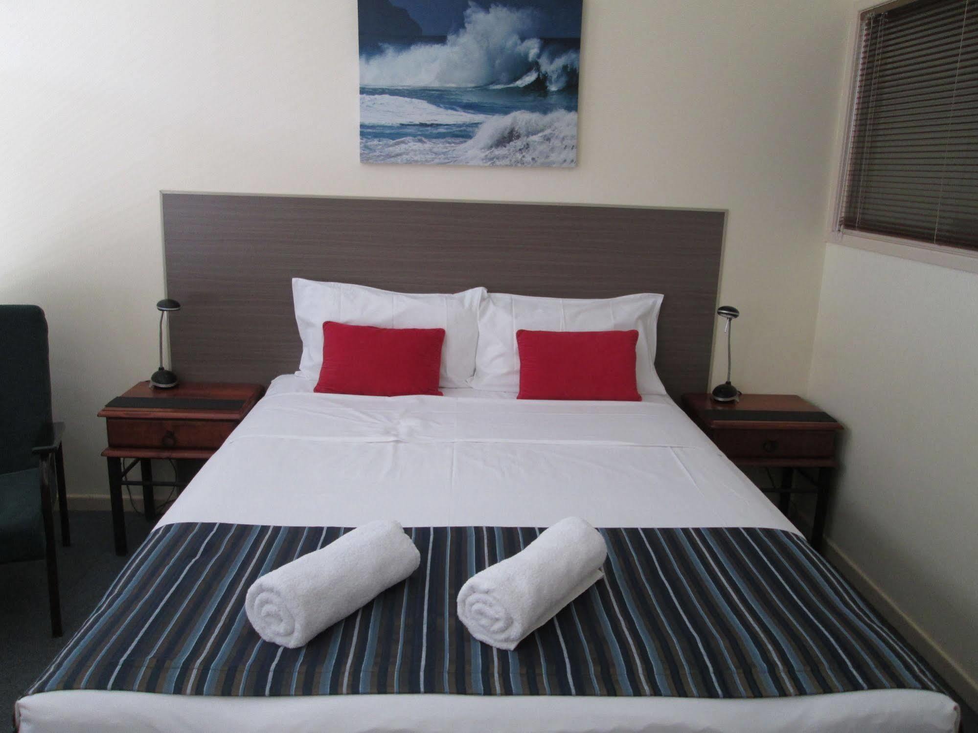 Tower Court Motel - Adults Only Haven Херви-Бэй Экстерьер фото
