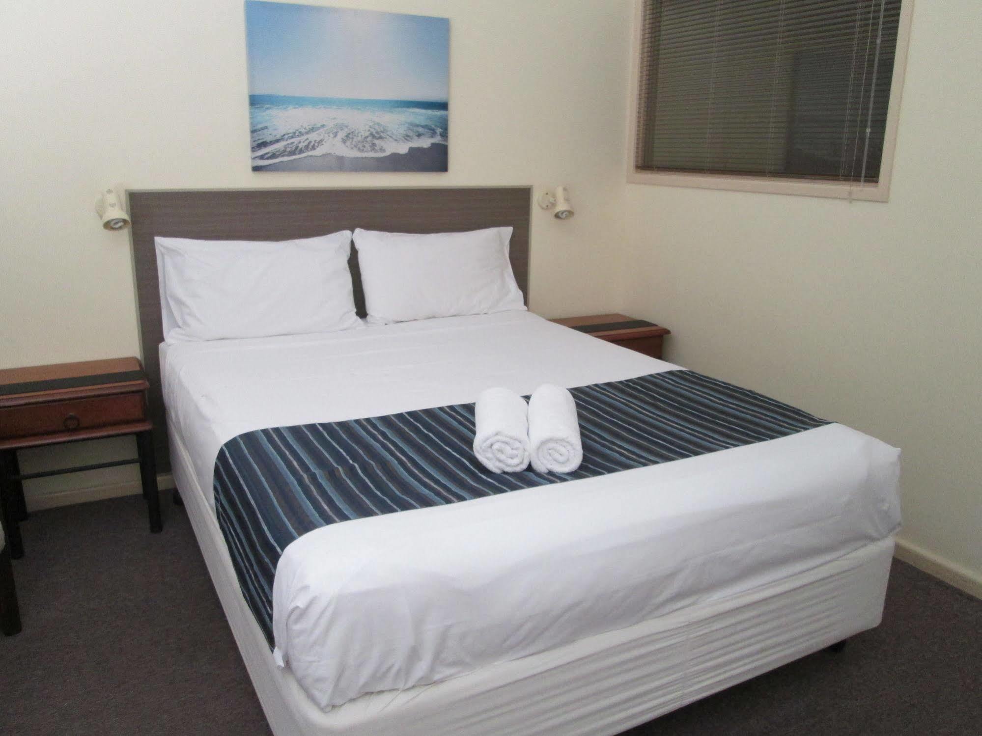Tower Court Motel - Adults Only Haven Херви-Бэй Экстерьер фото